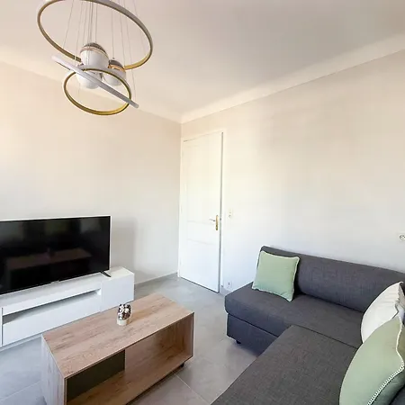 One Bedroom Cozy In Suquet - *